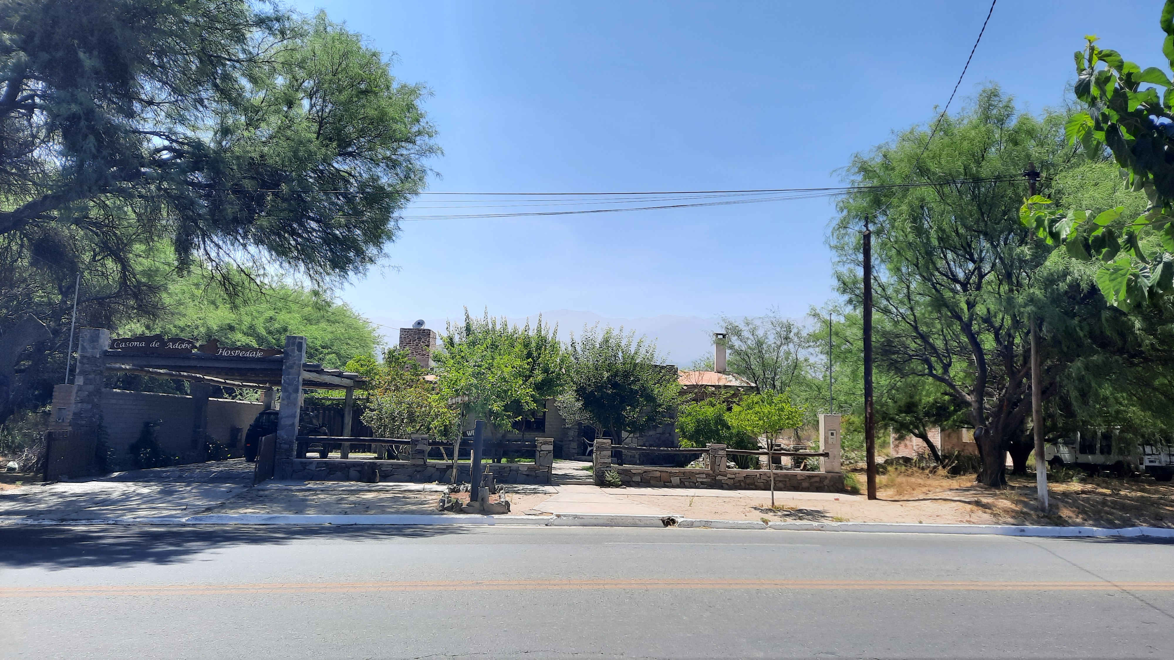 La Casona de Adobe sobre la Ruta 40